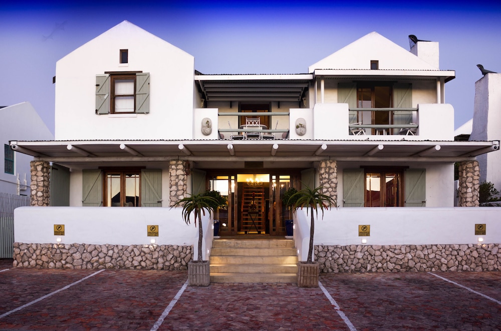 Paternoster Manor - carbon neutral hotel in Cape Town