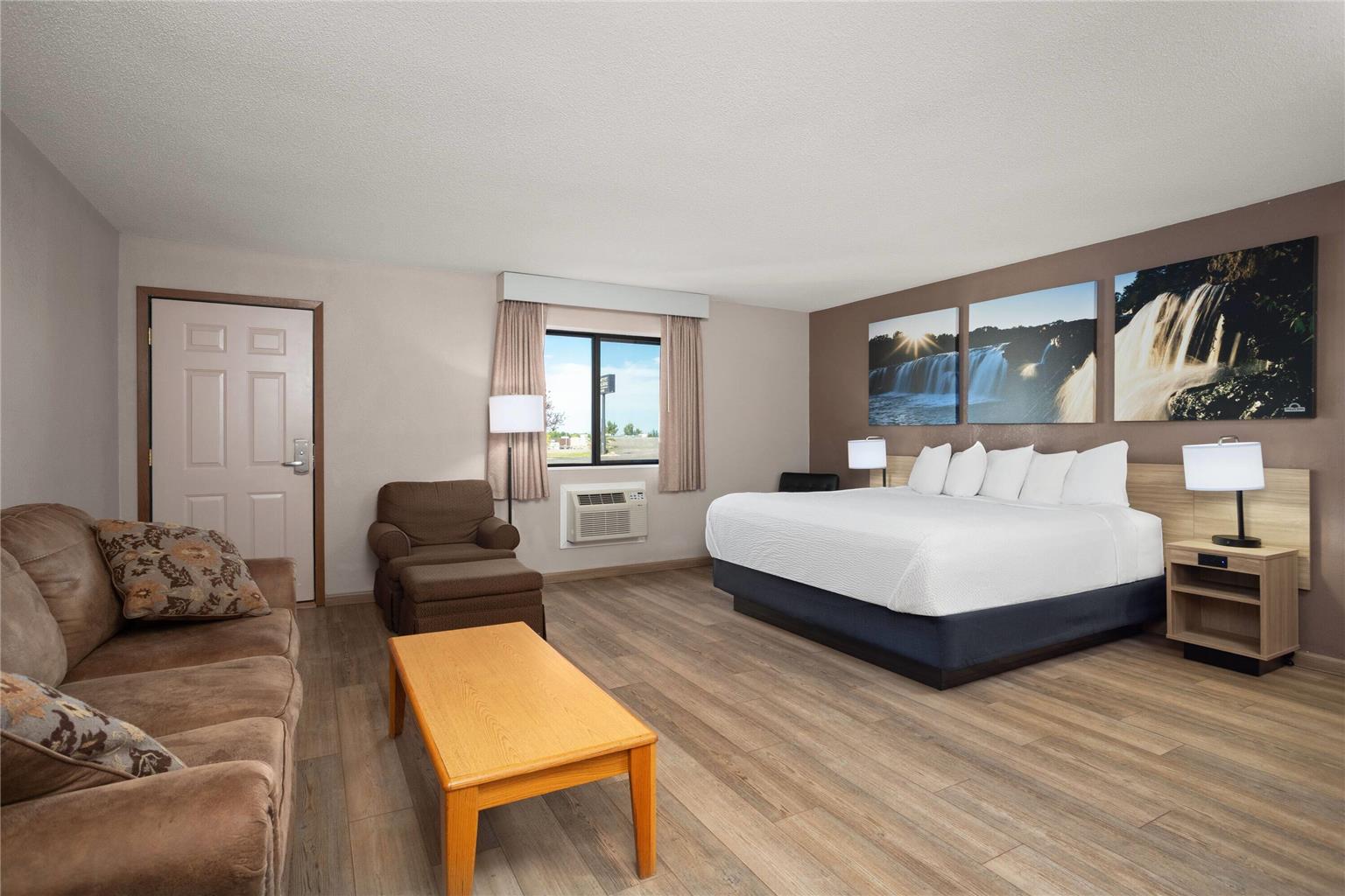 Days Inn by Wyndham Spearfish - photo 21
