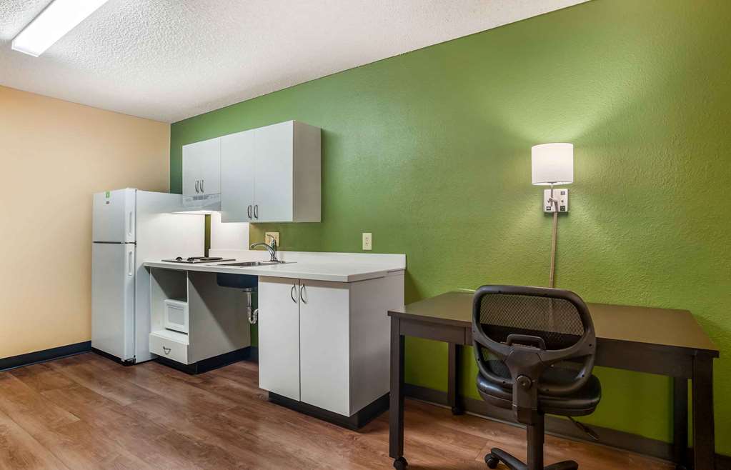 Extended Stay America Suites Palm Springs Airport - photo 37