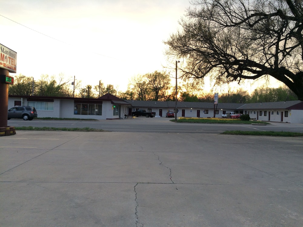 Stardust Motel and Suites El Dorado KS - photo 24