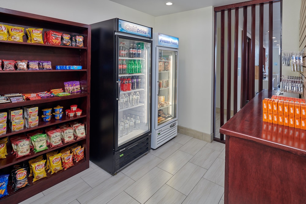Holiday Inn Express & Suites El Paso East Loop 375 by IHG - photo 20