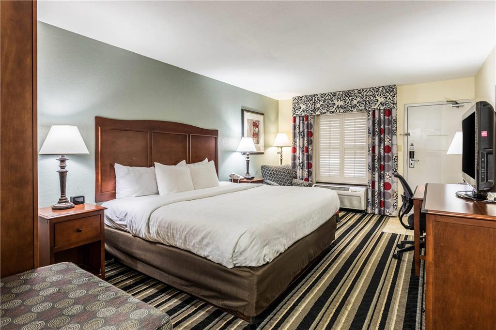Clarion Pointe Huntsville Research Park - photo 18