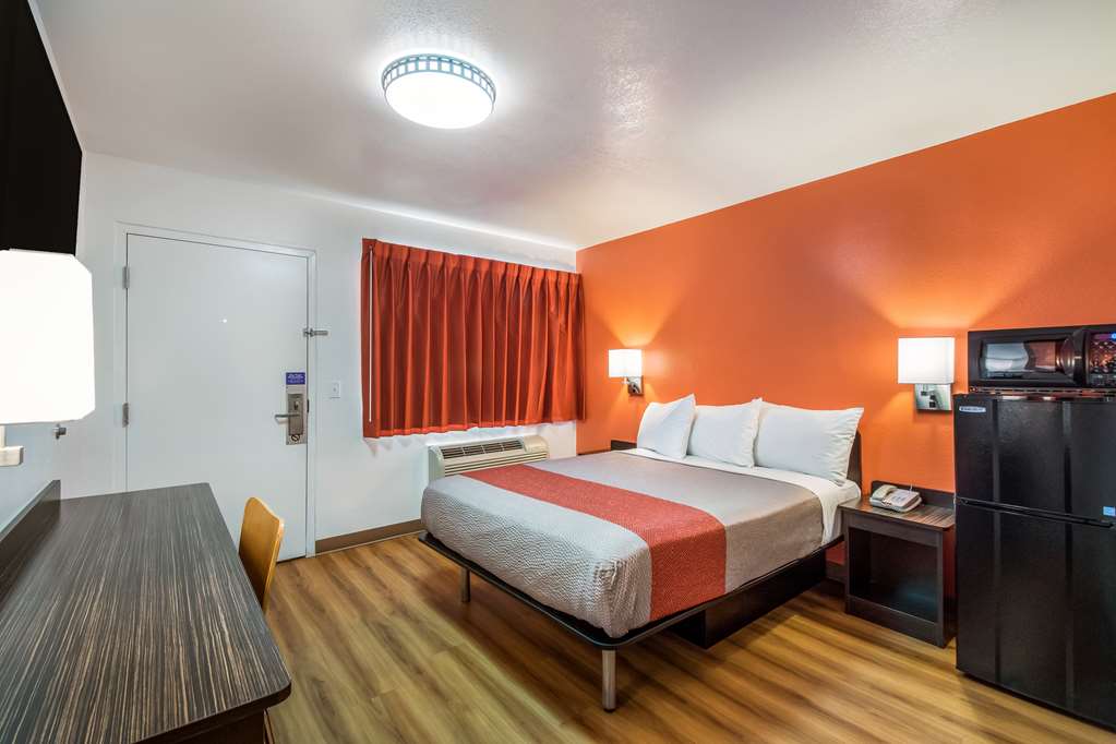 Motel 6 Youngtown AZ Phoenix Sun City - photo 16
