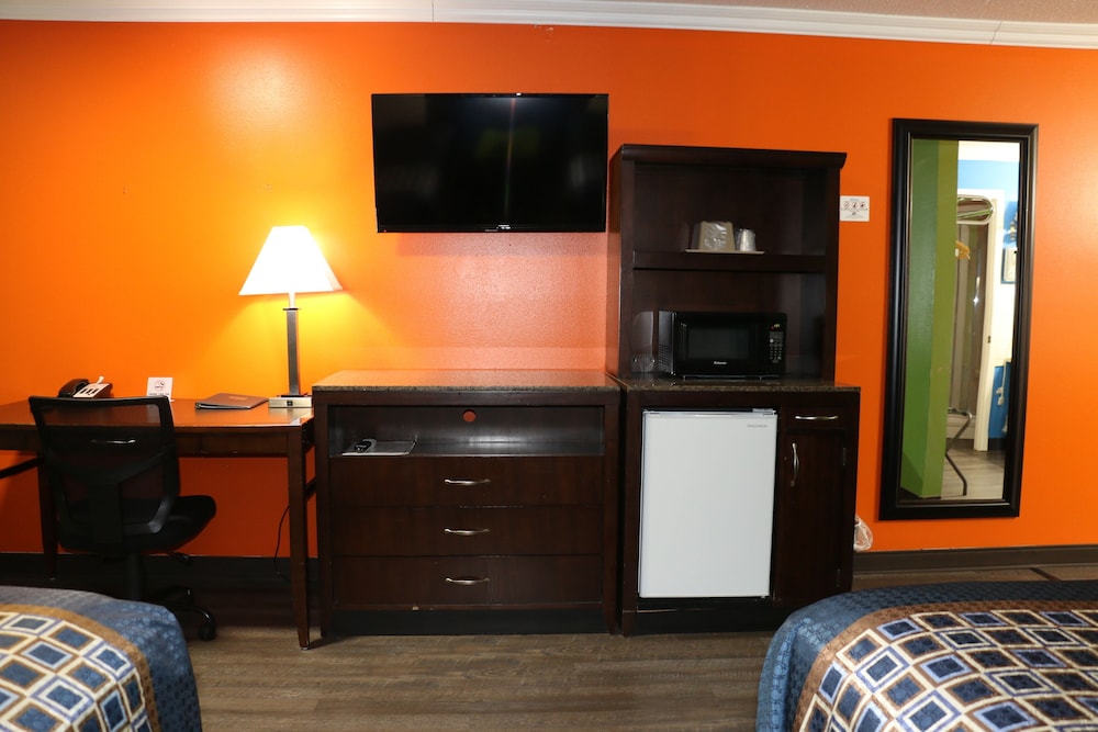 Amber Inn Motel Le Mars - photo 26