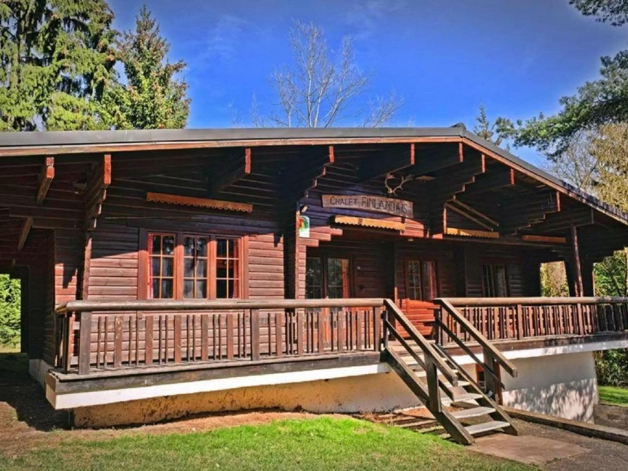 Charming chalet surrounded by nature in Durbuy — 4-Star Luxury Hotel in Durbuy, Belgium