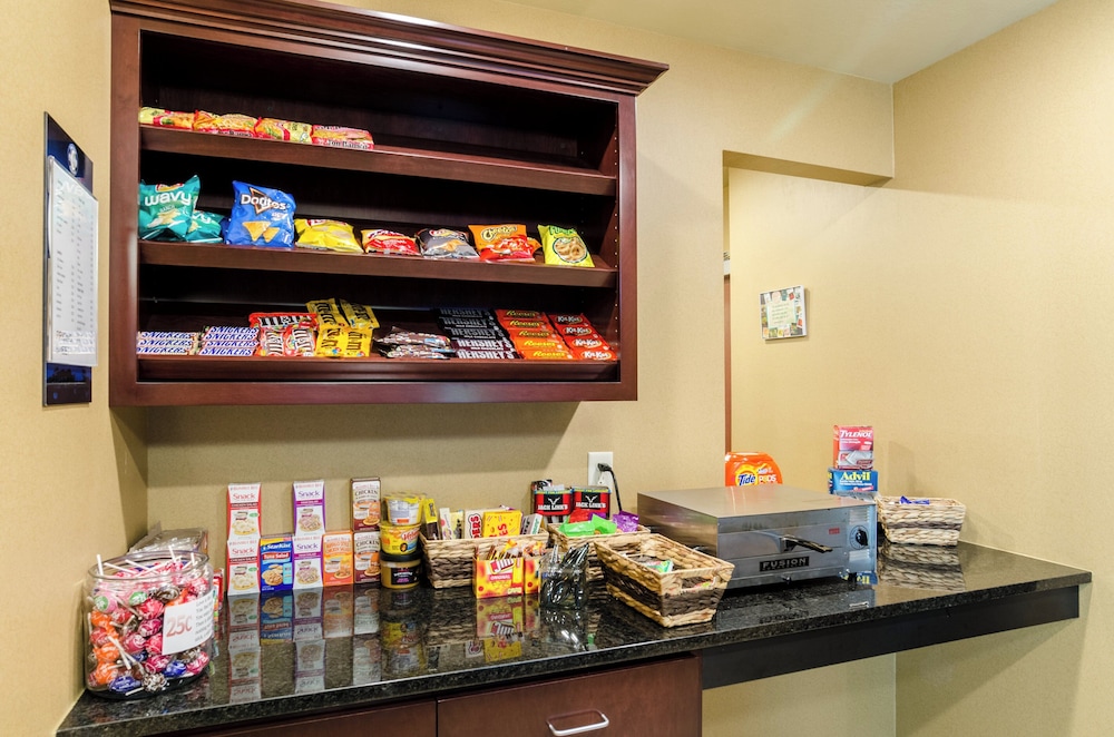 Cobblestone Inn & Suites Cambridge - photo 31