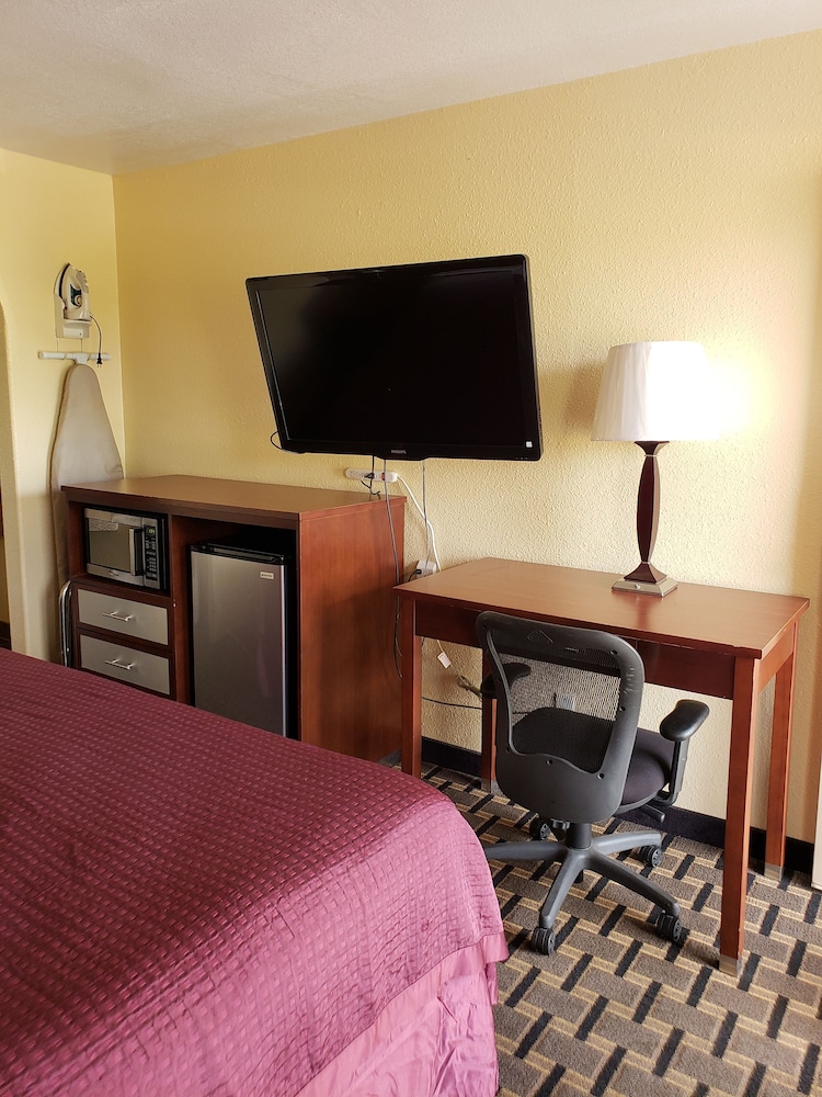 Taylor village inn and suites - photo 10