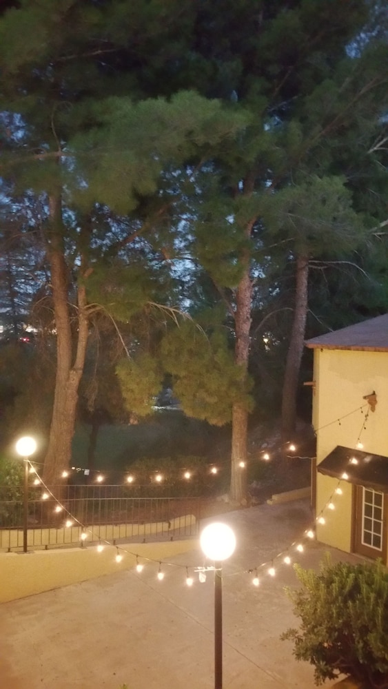Mariposa Hotel - photo 35