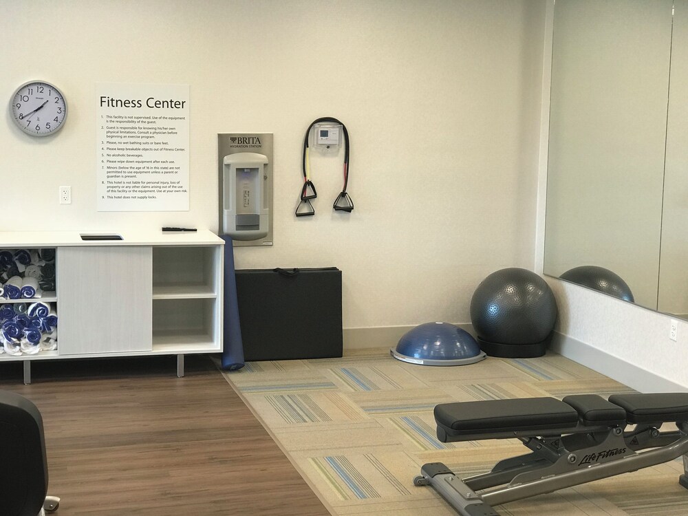 Holiday Inn Express & Suites Hannibal Medical Center by IHG - photo 17