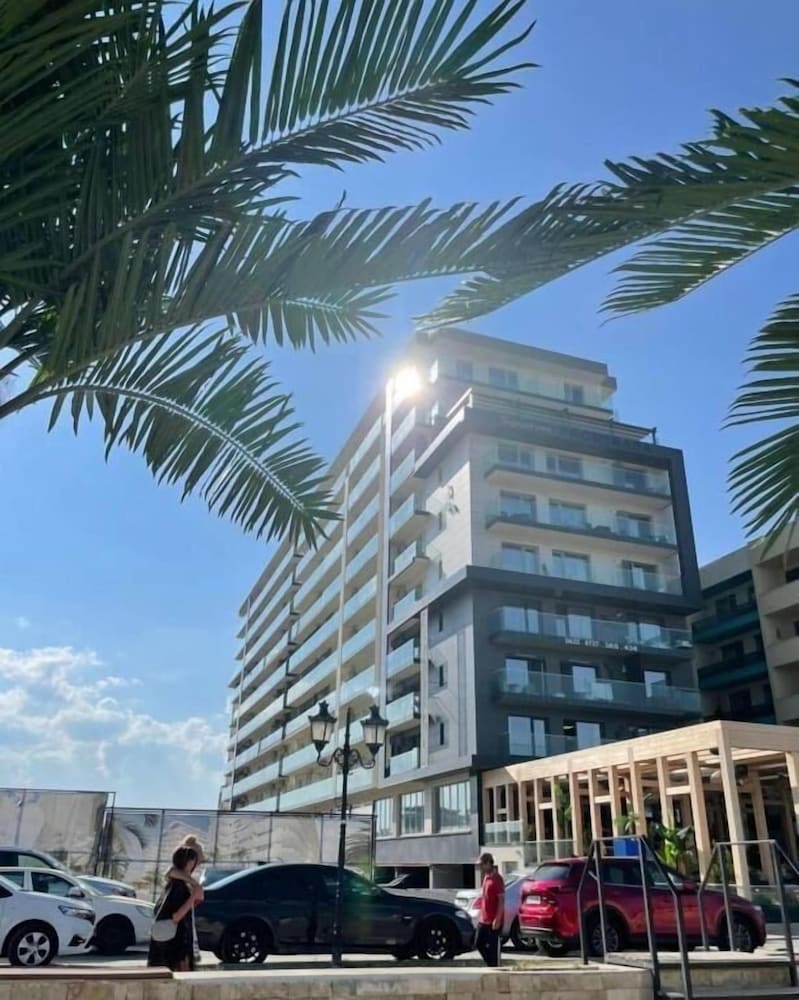 Signature Promenada Hotel Apartments 2 in Navodari, Romania