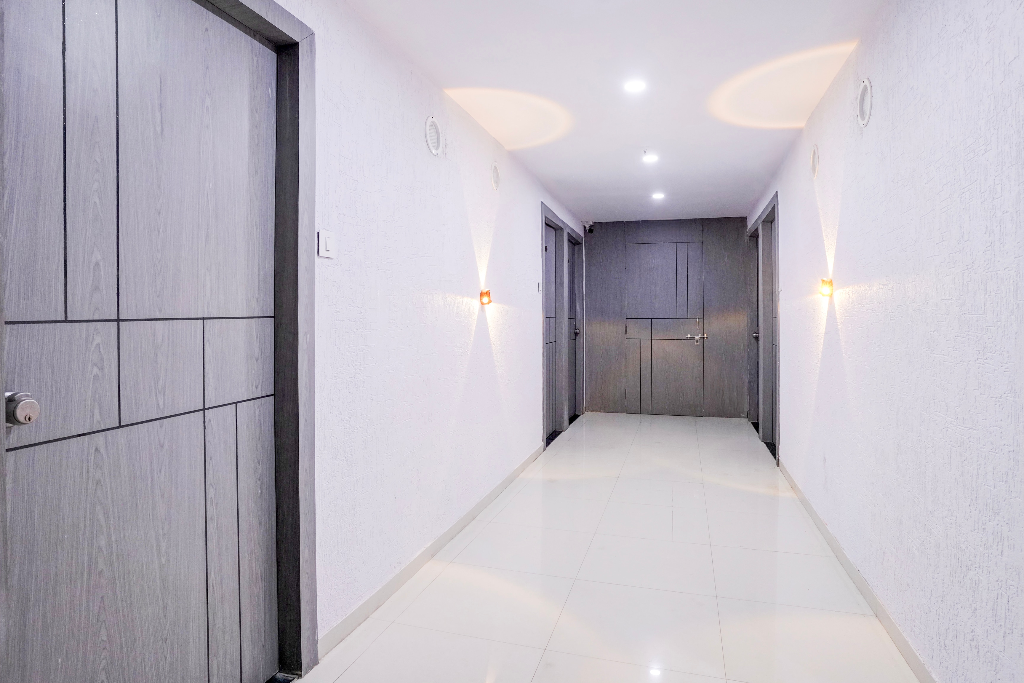 Hotel O Square Hotel - last minute hotel in Surat