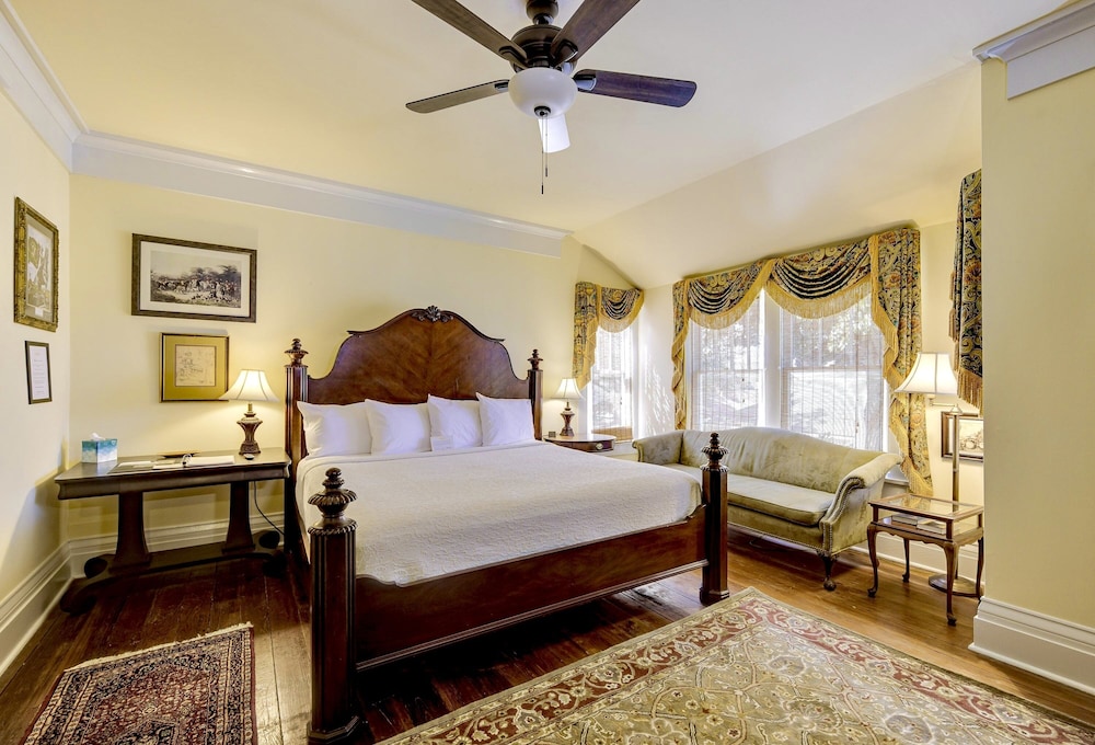 Anchuca Historic Mansion & Inn - photo 27
