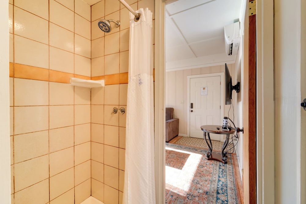 Spa & Beach Access: Resort Condo in Tahoe Vista - photo 11