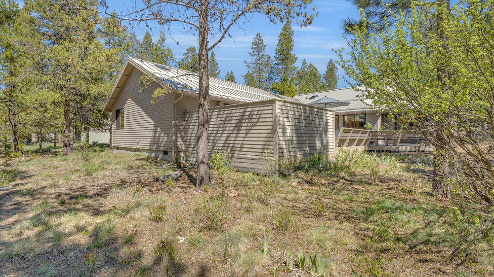 Lassen Lane 15 — 4-Star Luxury Hotel in Bend, United States