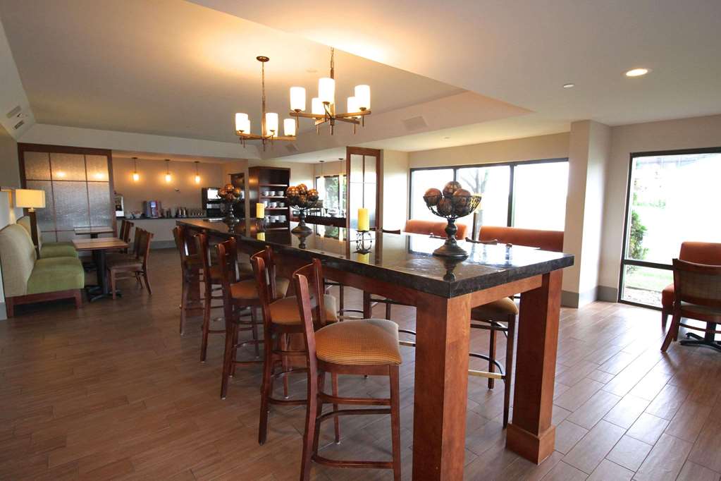 Country Inn & Suites Sandusky South - photo 11
