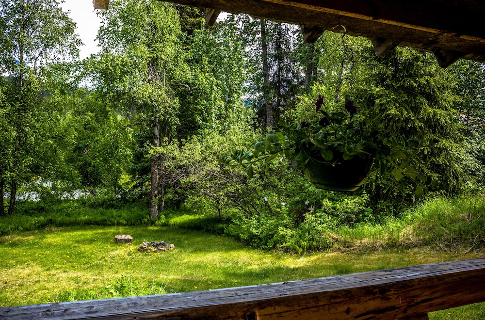 Midnight Sun Log Cabins - photo 95