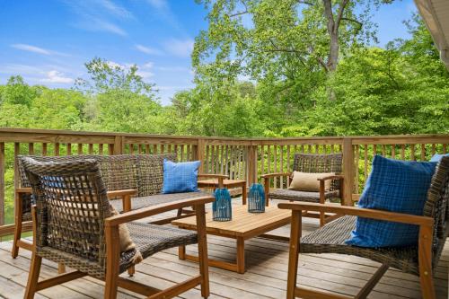 Relax on Riverbend in Mooresville, United States