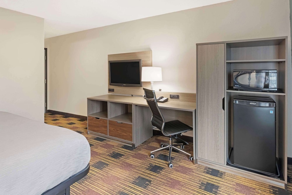 Quality Inn Newton at I 80 - photo 20