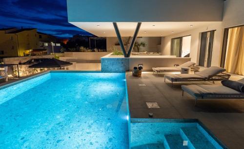 Villa Siete Luxury Living Just Steps from the Beach — 4-Star Luxury Hotel in Duce, Croatia