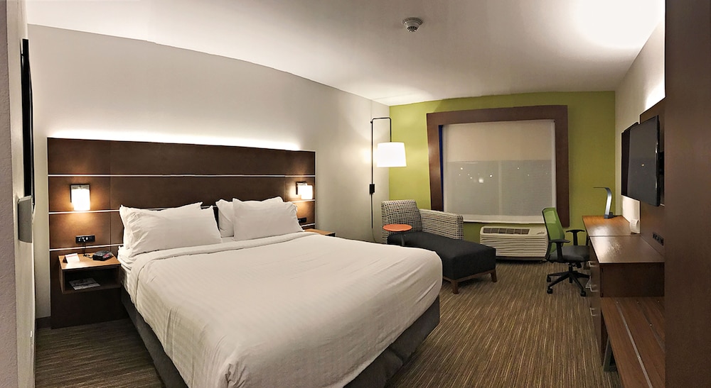 Holiday Inn Express & Suites Sterling an IHG Hotel - photo 3