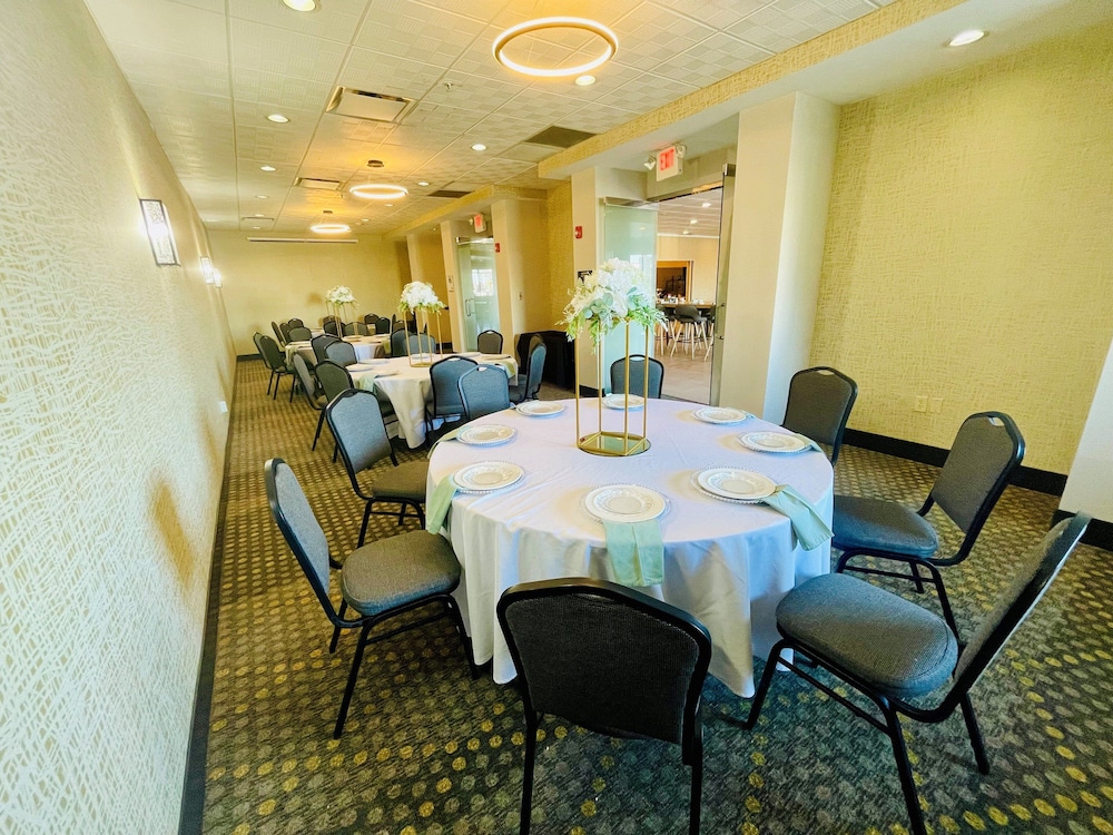 Holiday Inn Lansdale Hatfield by IHG - photo 93