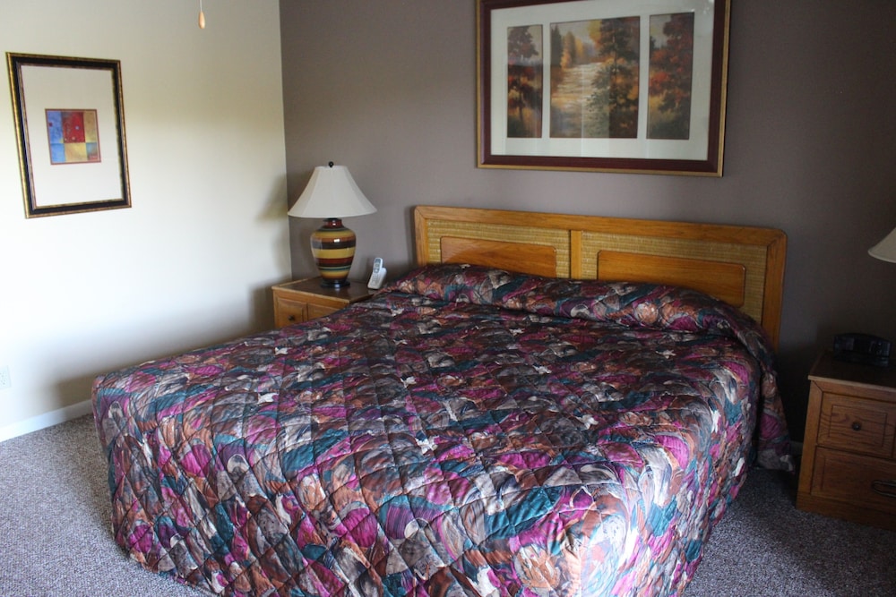 The Wharf Resort - photo 2