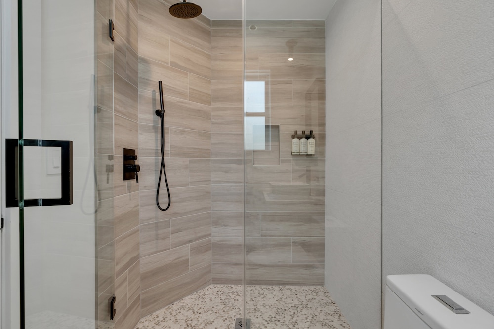 The St Laurent Social Club & Guest Rooms - photo 28
