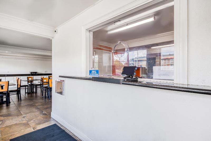 OYO Hotel Baton Rouge East I 12 Louisiana - photo 4