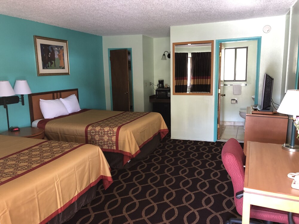 Klamath Motor Lodge - photo 24
