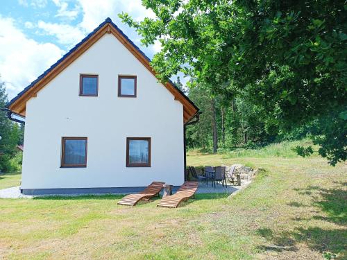 Klidná lokalita Na kraji lesa celý dům s úschovnu kol in Nova Bystrice, Czech Republic