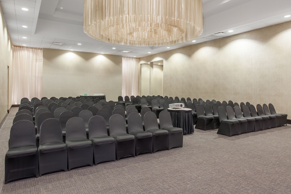Crowne Plaza Chicago Ohare Hotel & Conf Ctr by IHG - photo 47