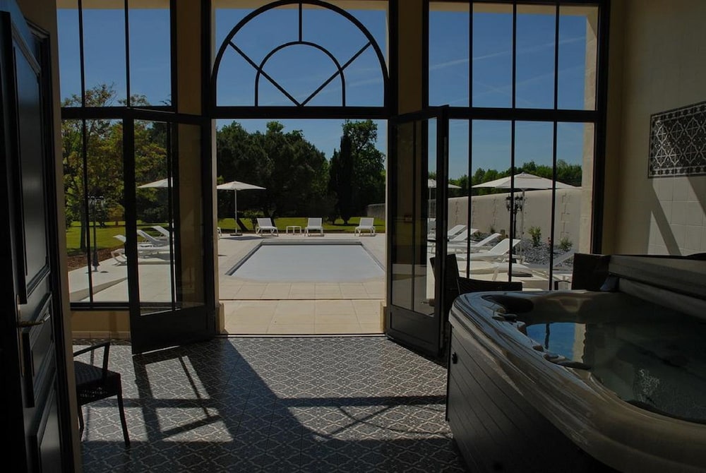 Le Logis du Péré The Originals Collection in Saintes, France