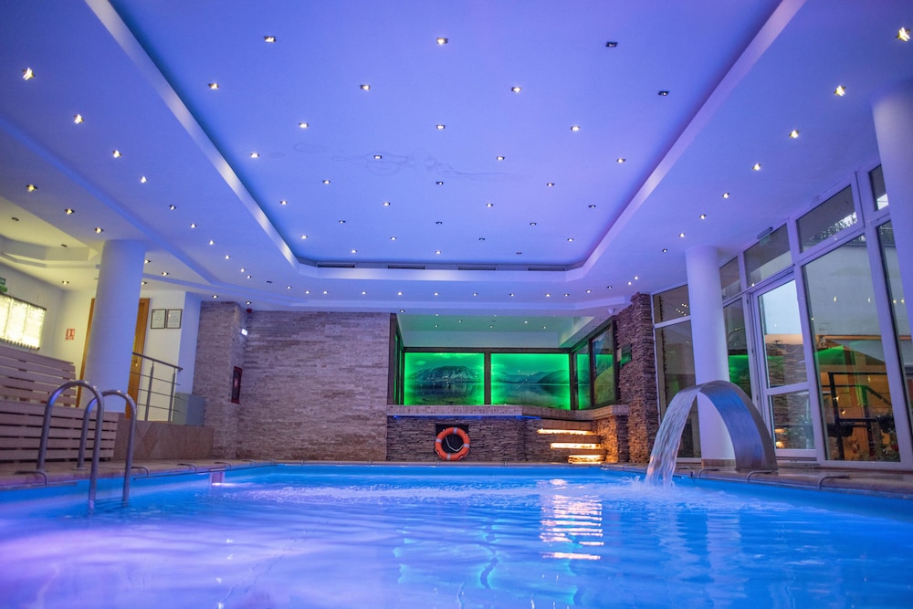 Hotel Carpathia — 4-Star Luxury Hotel in Sinaia, Romania