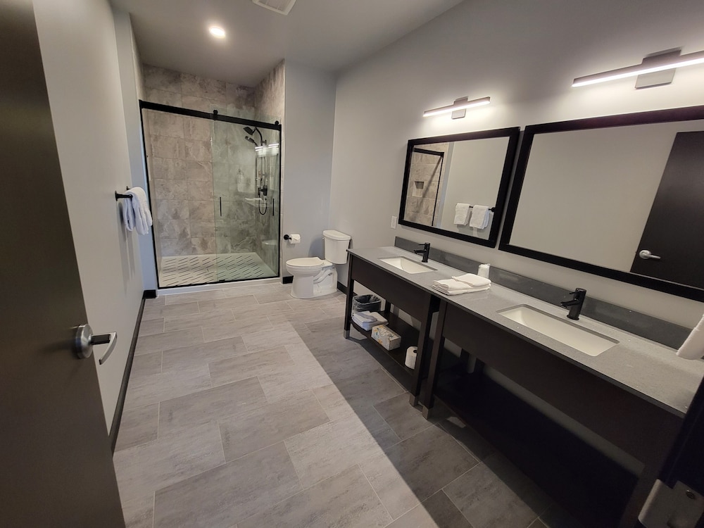 Watershed Hotel - photo 43
