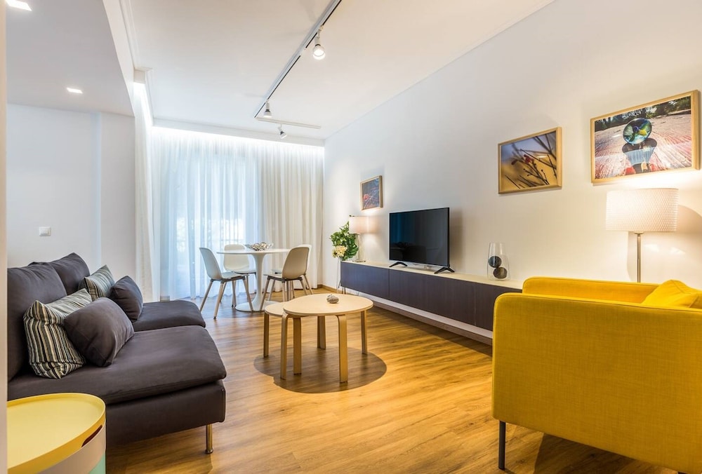 Elegance Vouliagmeni Gem Luxury Apt Walk to Beach — 4-Star Luxury Hotel in Athens, Greece