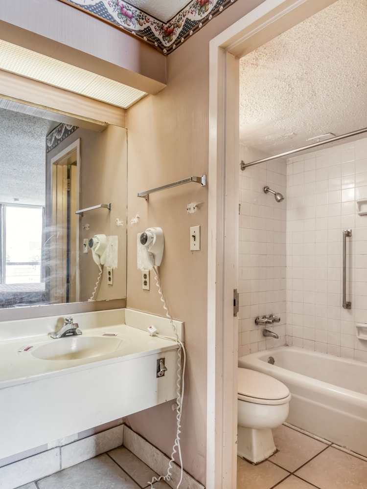 OYO Hotel Jackson North I 55 - photo 23