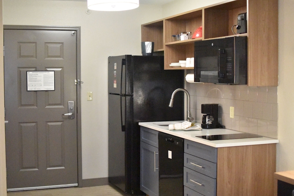 Candlewood Suites Fayetteville University of Arkansas by IHG - photo 5
