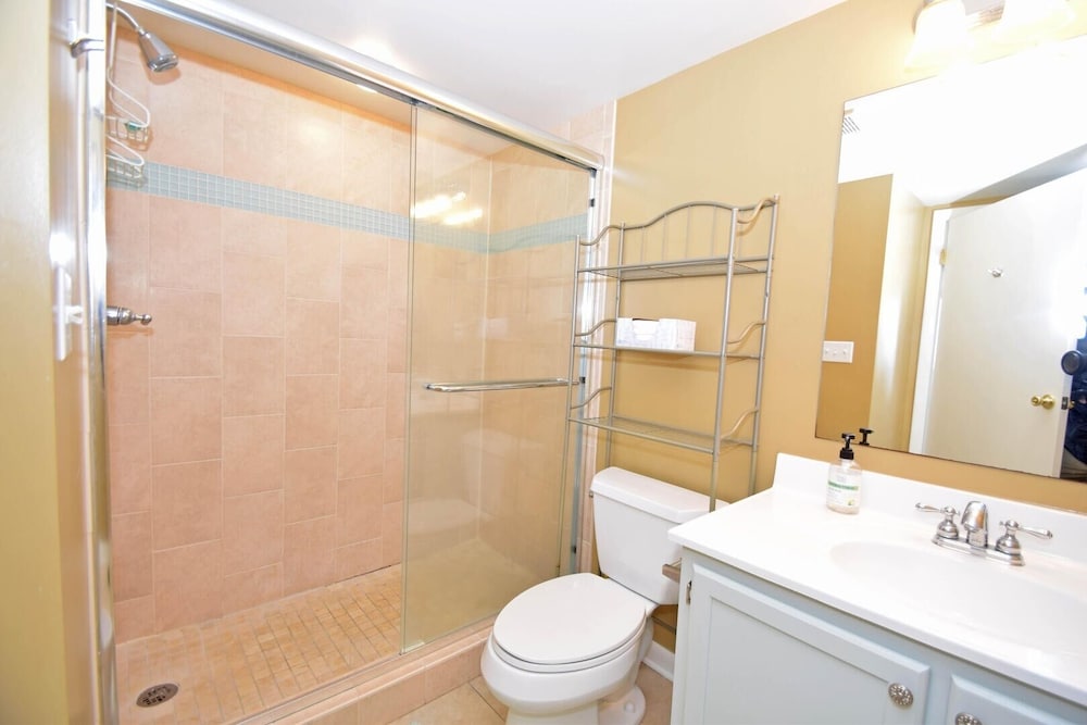 Braemar Towers 412 2 Br Condo - photo 14