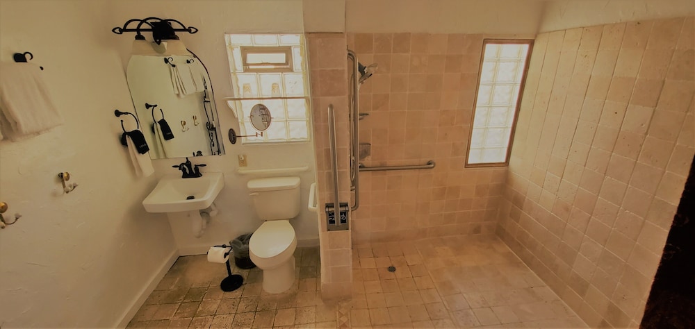 El Morocco Inn and Spa Resort - photo 16