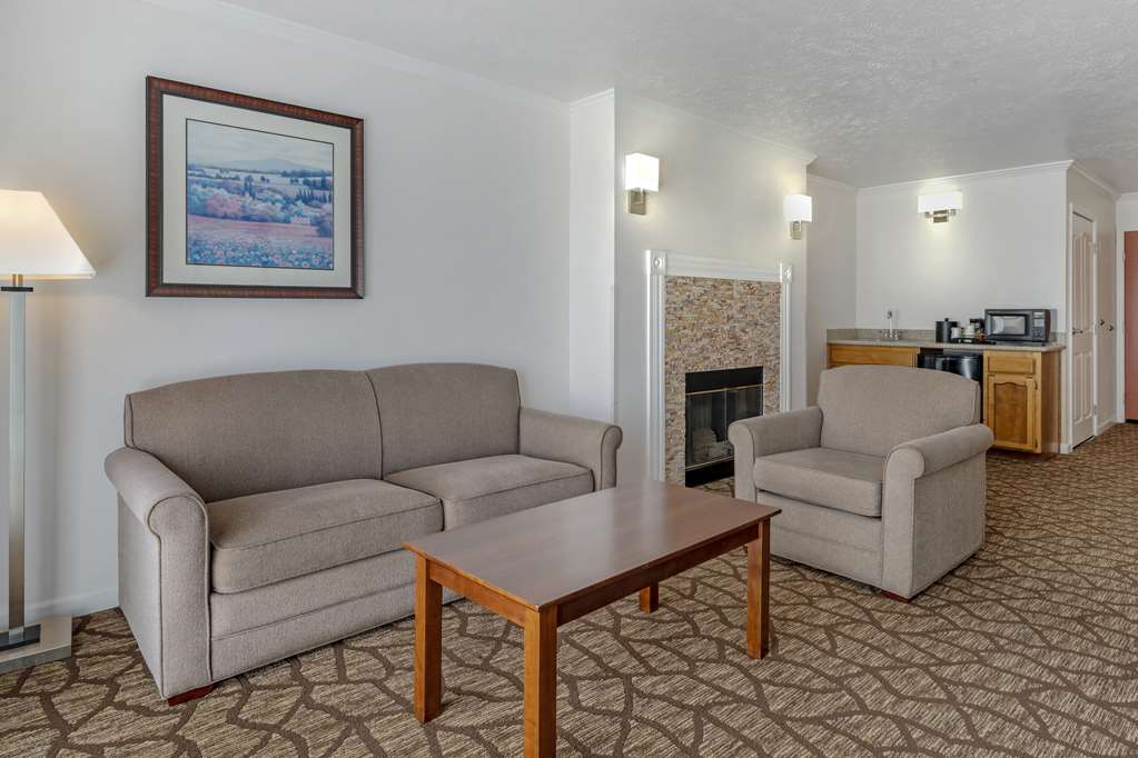 Best Western Salinas Monterey Hotel - photo 19