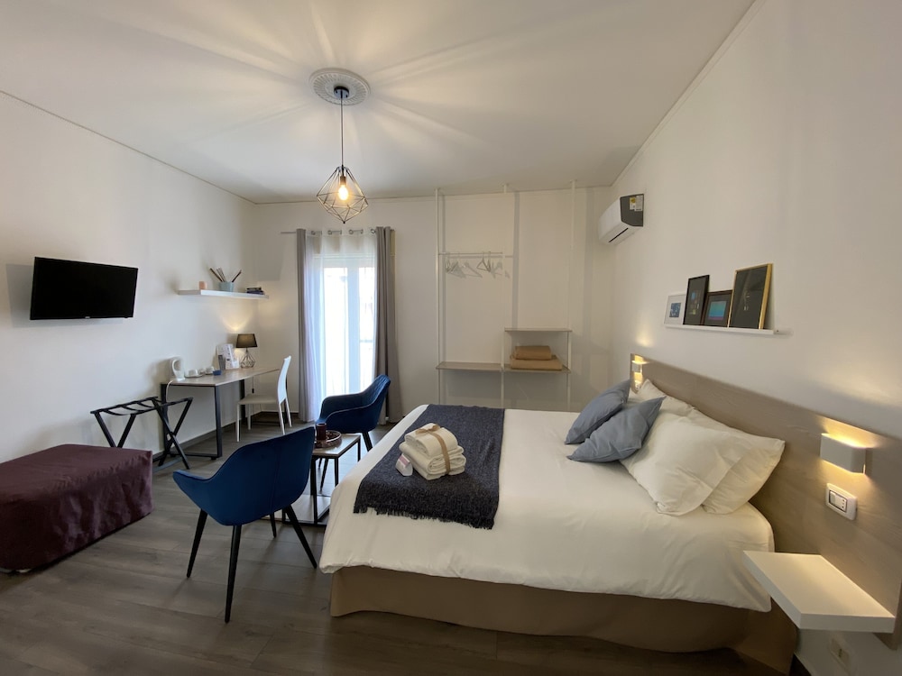 Ma&Mi Light Rooms — 4-Star Luxury Hotel in Cefalu, Italy