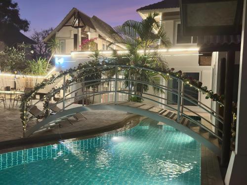 Pheonix Golf Pool Resort Villa in Bang Lamung, Thailand