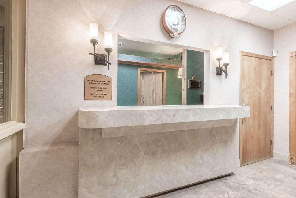 Days Inn by Wyndham Niles - photo 4