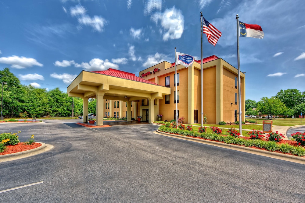 Hampton Inn Laurinburg - photo 34