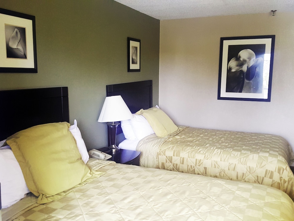 Howard Johnson Inn Cleveland Airport - photo 10
