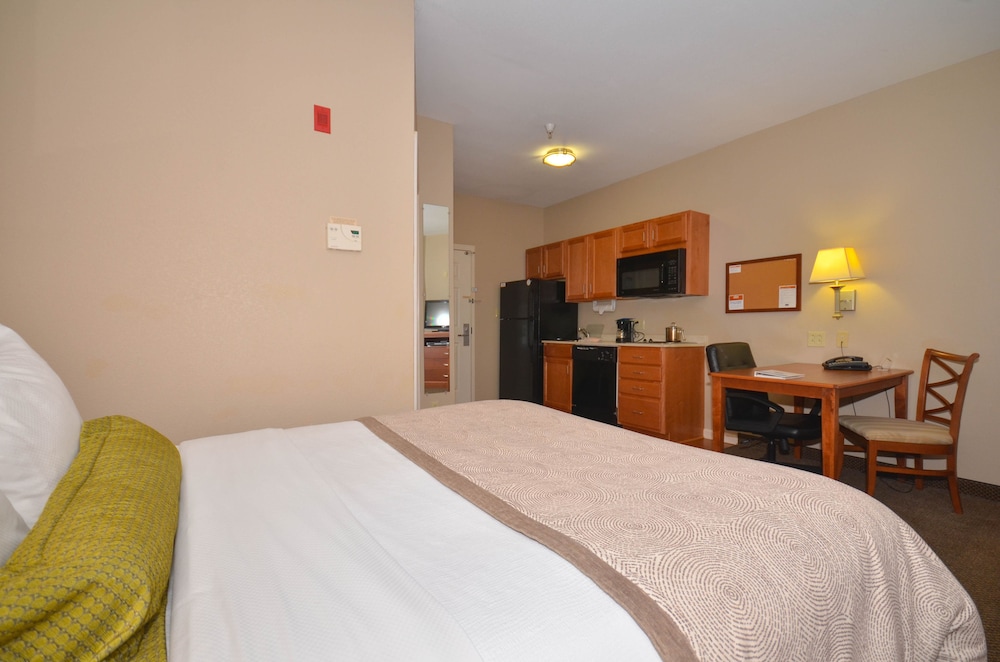 Candlewood Suites Clarksville an IHG Hotel - photo 2