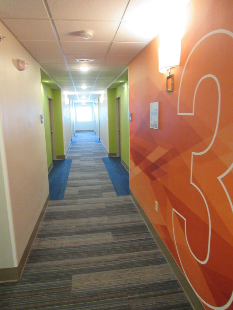 Holiday Inn Express & Suites South Lincoln by IHG - photo 73