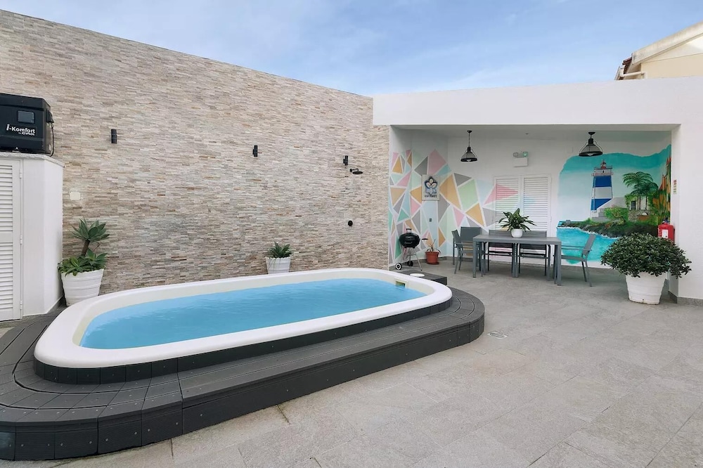 Casa Mourato Smart and Eco Wonder — 4-Star Luxury Hotel in Sao Domingos De Rana, Portugal