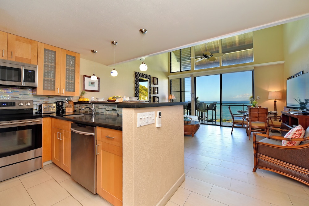 Napili Point C40 NP C40 Beautiful OceanFront 2BD Ocean View AC - photo 37