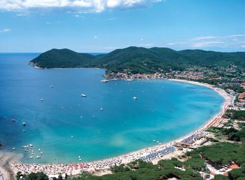 Casa Carlotta Goelba — 4-Star Luxury Hotel in Marina Di Campo, Italy